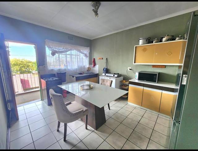 2 BEDROOM APARTMENT FOR SALE IN CRUYWAGEN PARK